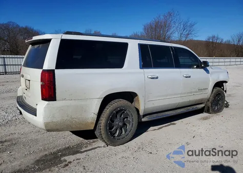 2018 Chevrolet Suburban C1500 Premier z USA, uszkodzony, nr VIN 1GNSCJKC5JR125349